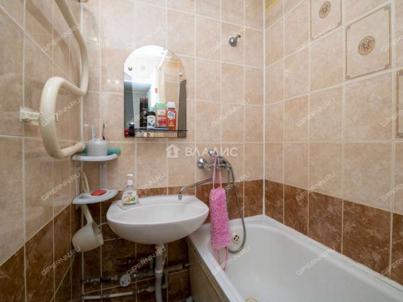 трёхкомнатная квартира на улице Островского дом 1