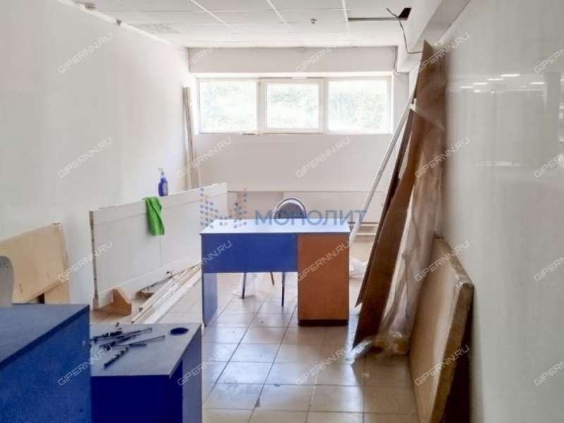 помещение под офис, торговую площадь на площади Маршала Жукова