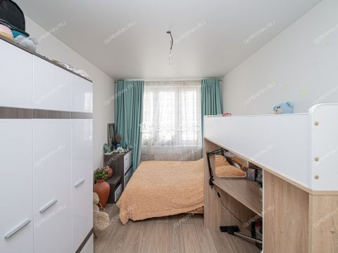 1-komnatnaya-ul-geroya-sovetskogo-soyuza-safronova-d-7-k1 фото