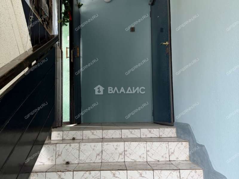 здание под офис, торговую площадь на Большой Покровской улице