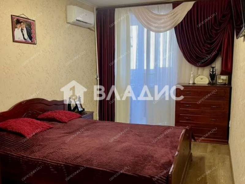 трёхкомнатная квартира на Мончегорской улице дом 18 к2