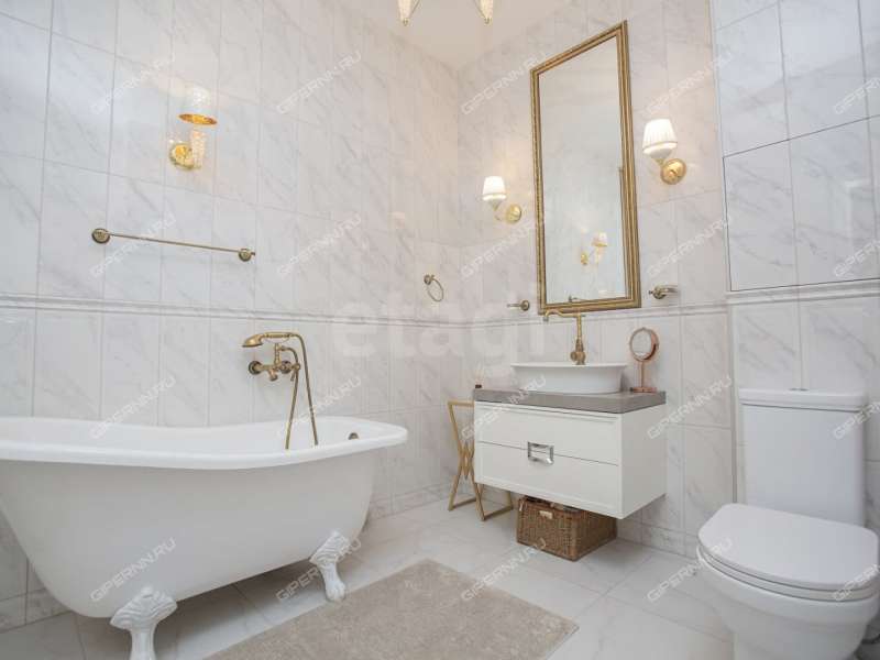 трёхкомнатная квартира на улице Июльских Дней дом 1 к2