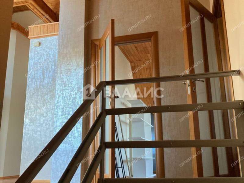 дом на 13 деревня Ройка