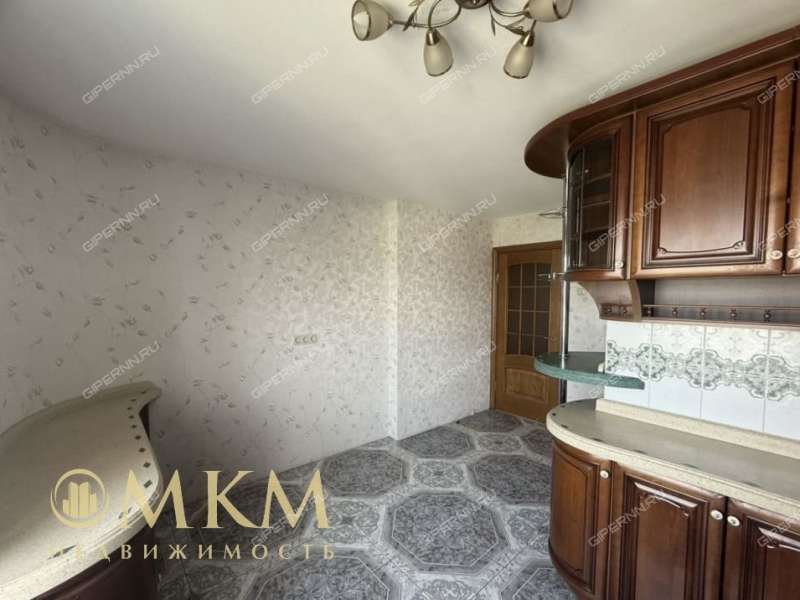 пятикомнатная квартира на улице Плотникова дом 4