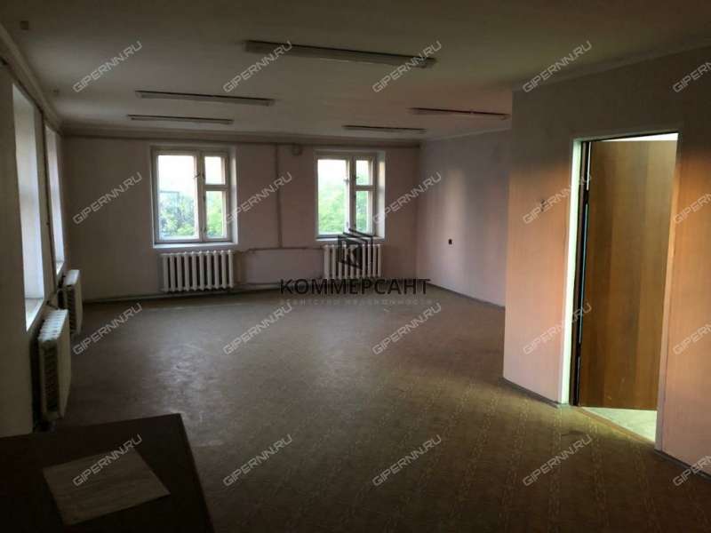 здание под офис, торговую площадь на Торфяной улице