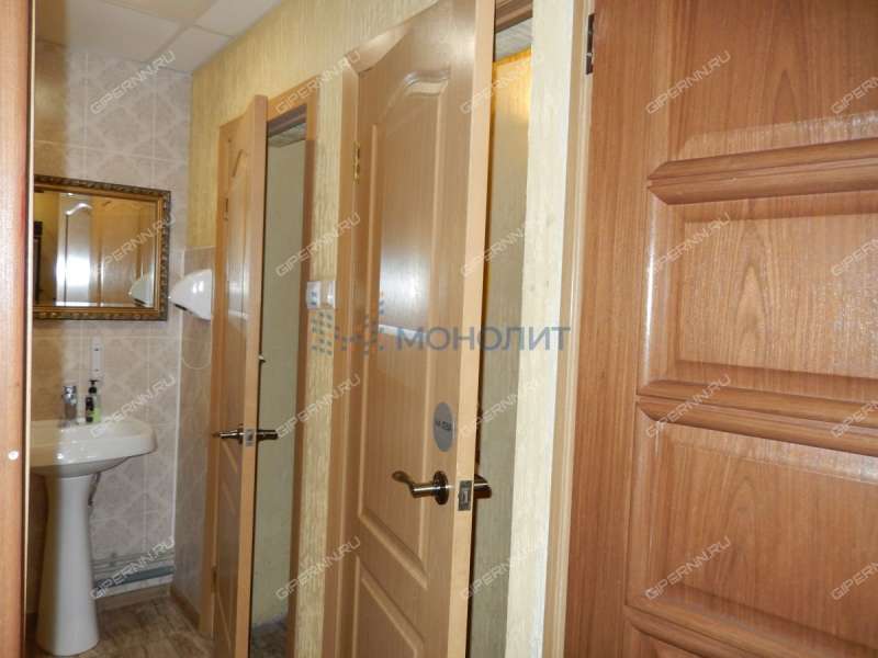 помещение под помещение свободного назначения, торговую площадь на улице Героя Давыдова