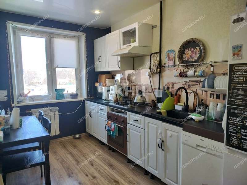 трёхкомнатная квартира на улице Германа Лопатина дом 13