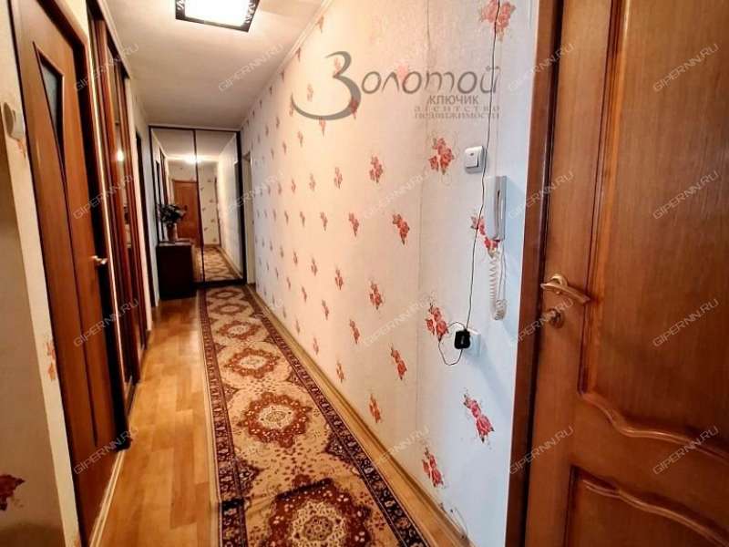 трёхкомнатная квартира на улице Красных Зорь дом 11