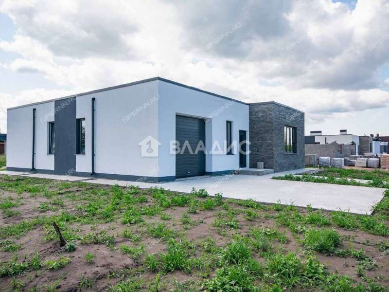 дом на  село Безводное