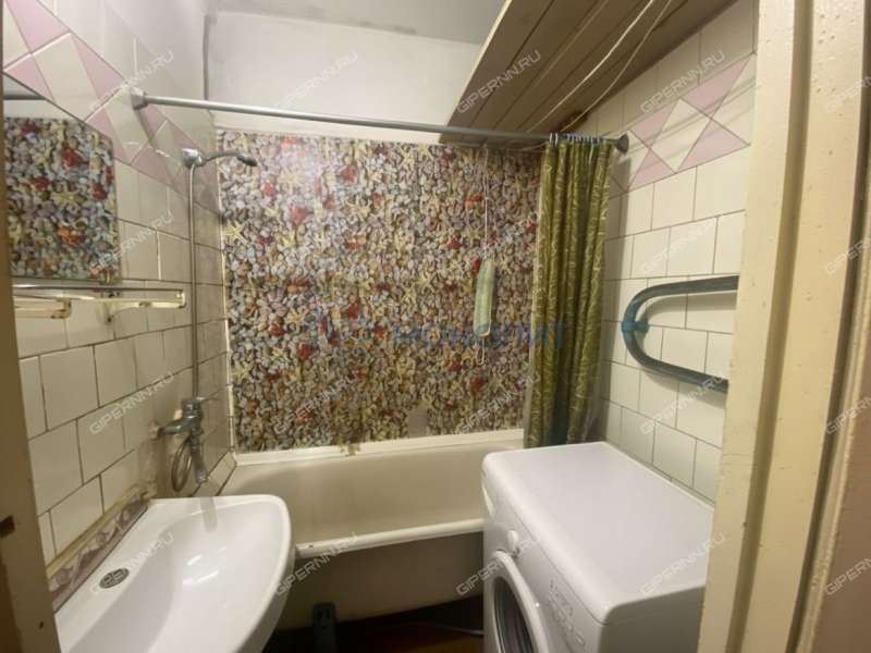 трёхкомнатная квартира на улице Коминтерна дом 10