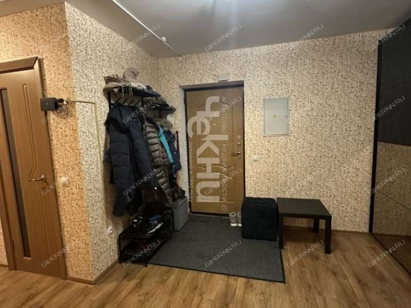 трёхкомнатная квартира на Первоцветной улице дом 6