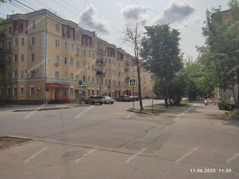 помещение под помещение свободного назначения, торговую площадь на улице Страж Революции