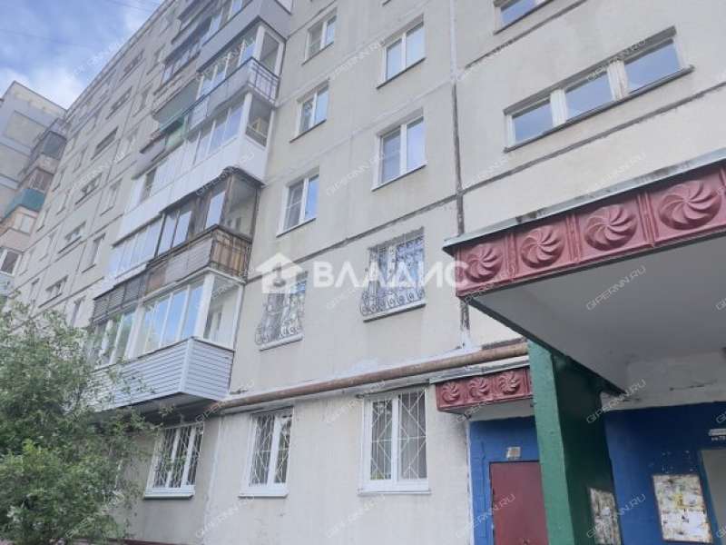 трёхкомнатная квартира на улице Челюскинцев дом 23