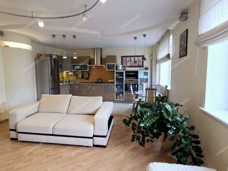 трёхкомнатная квартира на Большой Покровской улице дом 93б