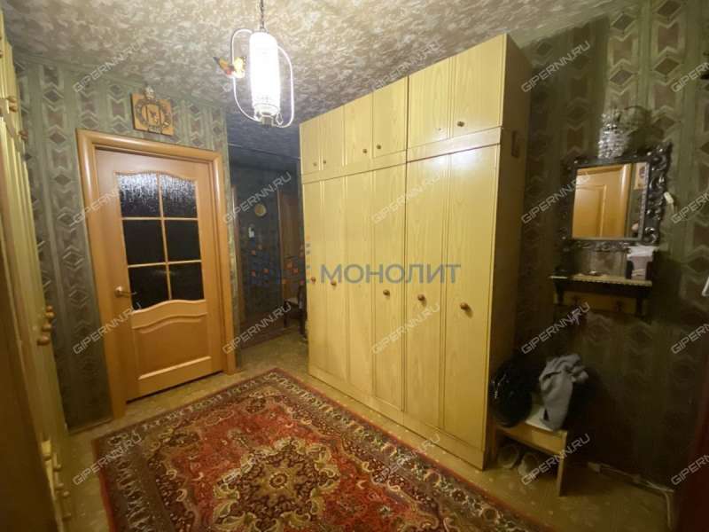 трёхкомнатная квартира на улице Панфиловцев дом 5