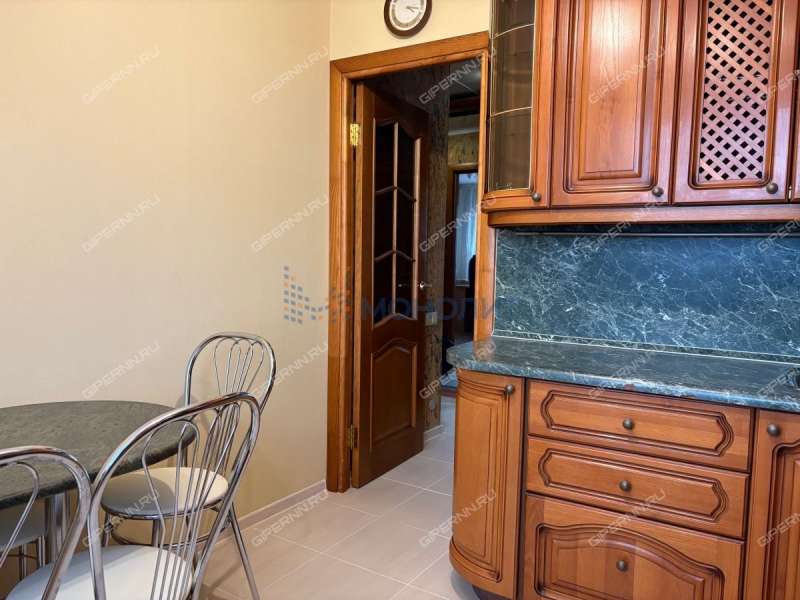 двухкомнатная квартира на улице Строкина дом 18