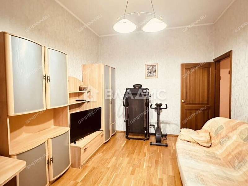 трёхкомнатная квартира на проспекте Ильича дом 33