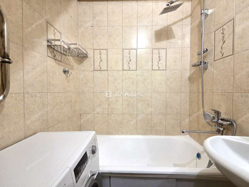 двухкомнатная квартира на улице Германа Лопатина дом 2 к1