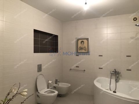 3-komnatnaya-ul-varvarskaya-d-40b фото