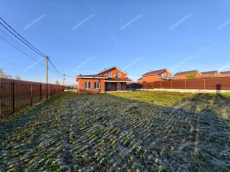 дом на улице Садовая деревня Малая Ельня