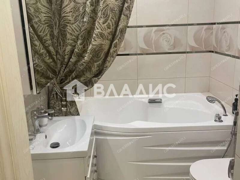 трёхкомнатная квартира на улице Голубева дом 8 к1