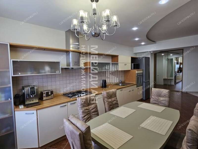 трёхкомнатная квартира на Арзамасской улице дом 5