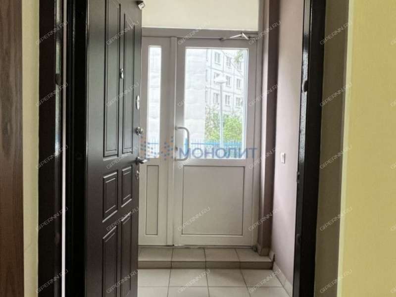 помещение под офис, торговую площадь на улице Германа Лопатина