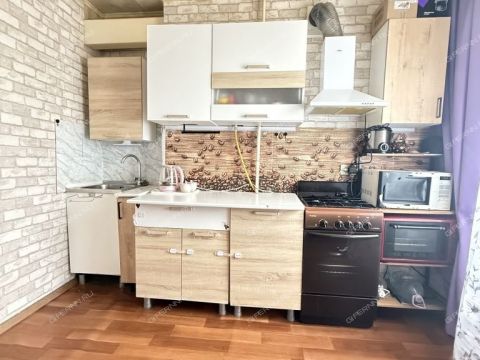 2-komnatnaya-ul-generala-zimina-d-30 фото