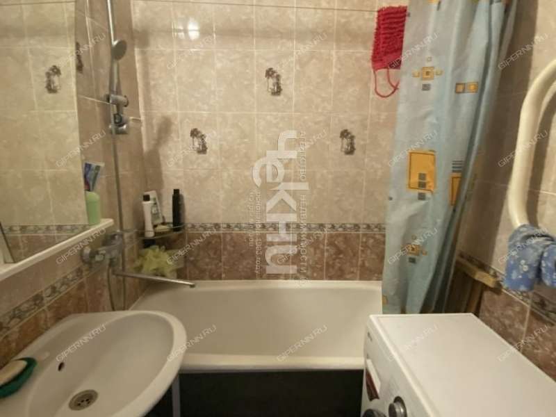 трёхкомнатная квартира на улице Минеева дом 31