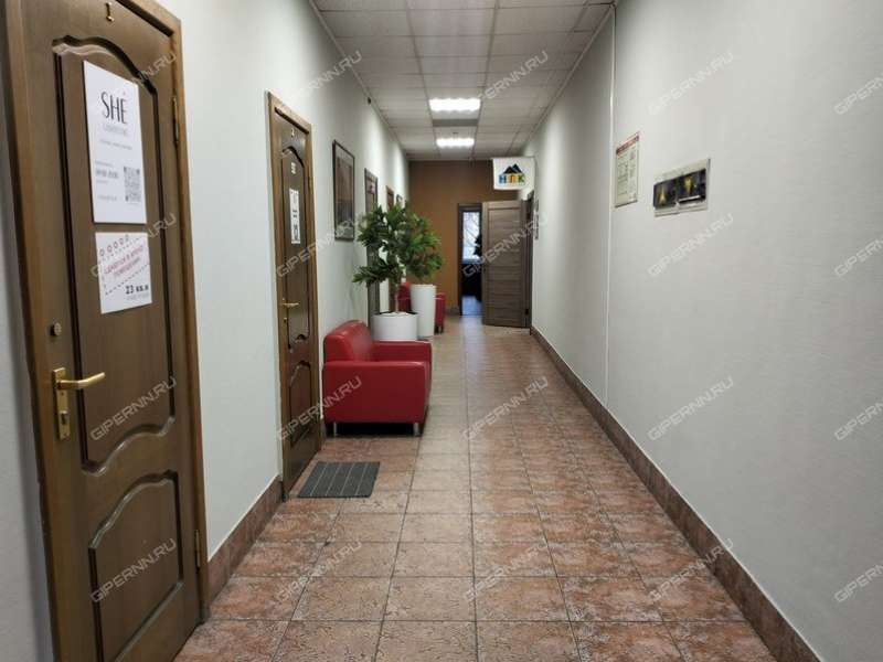 помещение под офис на площади Максима Горького