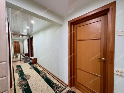 3-komnatnaya-ul-verhnepecherskaya-d-8 фото