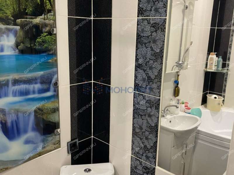 трёхкомнатная квартира на улице Шаляпина дом 10