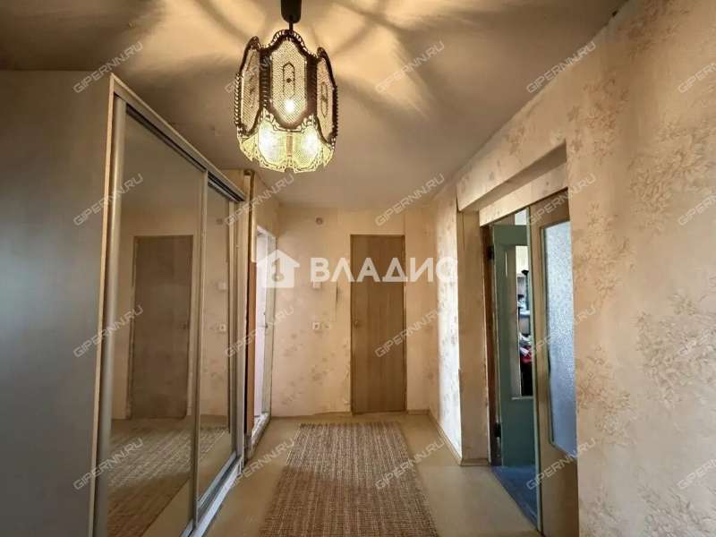трёхкомнатная квартира на улице Плотникова дом 4