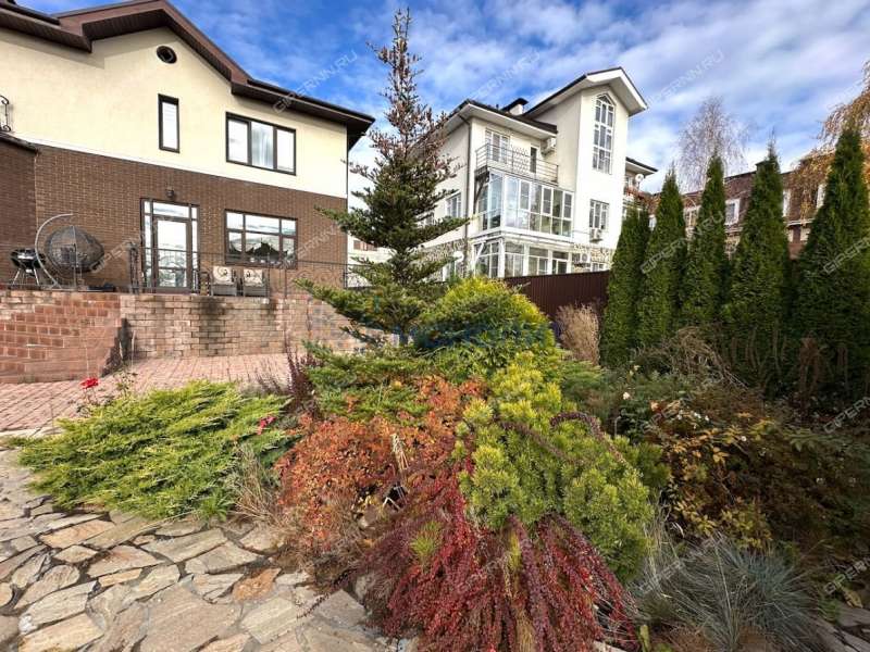 дом в слободе Верхнепечёрская