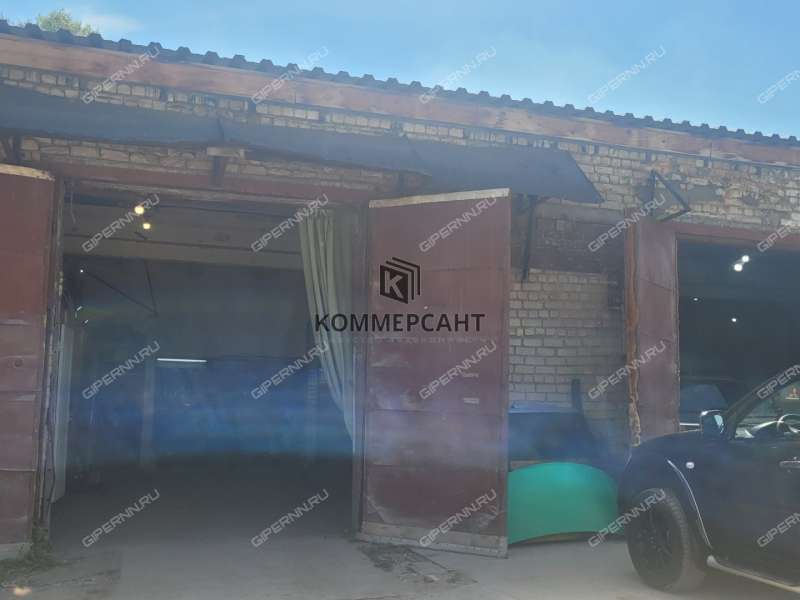 здание под офис, торговую площадь на улице Юлиуса Фучика