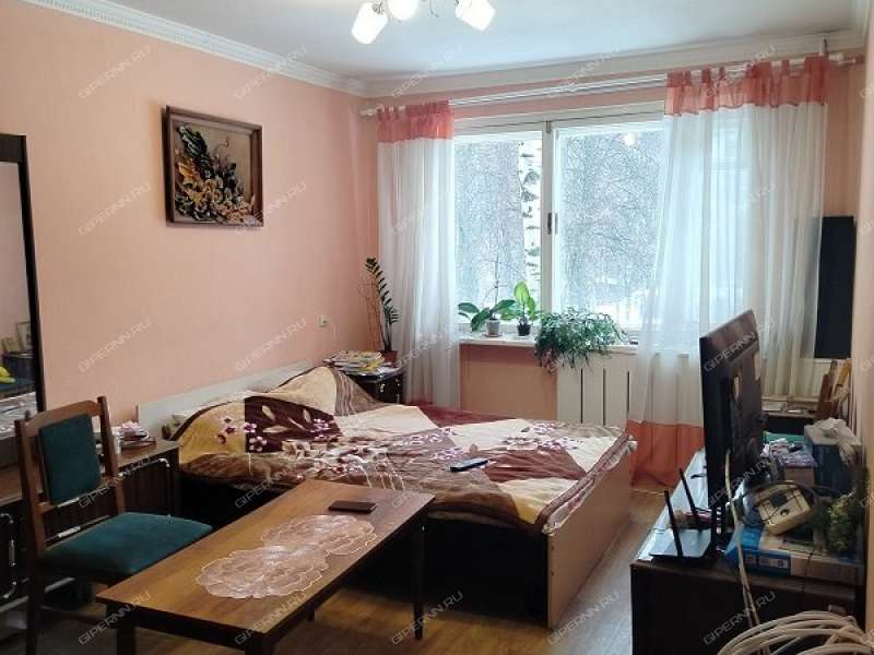 трёхкомнатная квартира на улице Гвардейцев дом 16