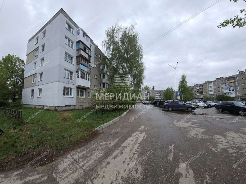 трёхкомнатная квартира на 2-й мкр дом 37 Бор