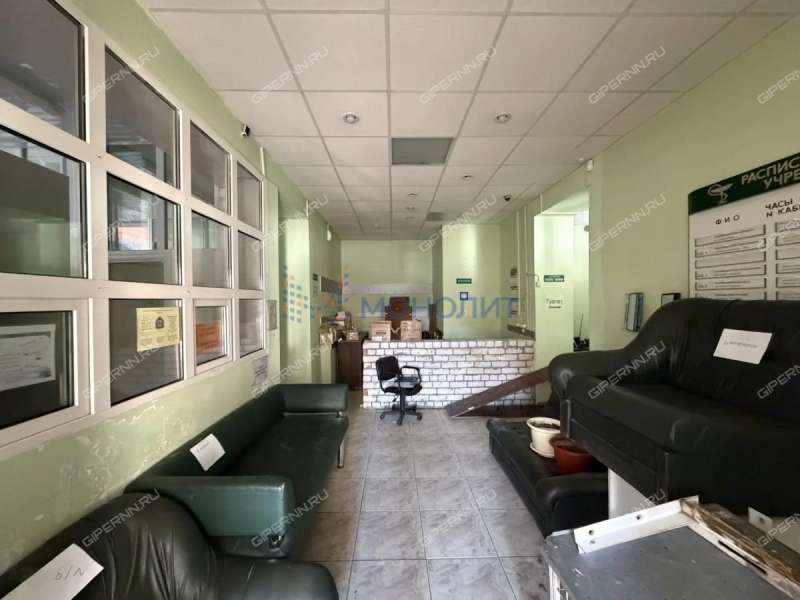 помещение под офис, торговую площадь на улице Сергея Есенина