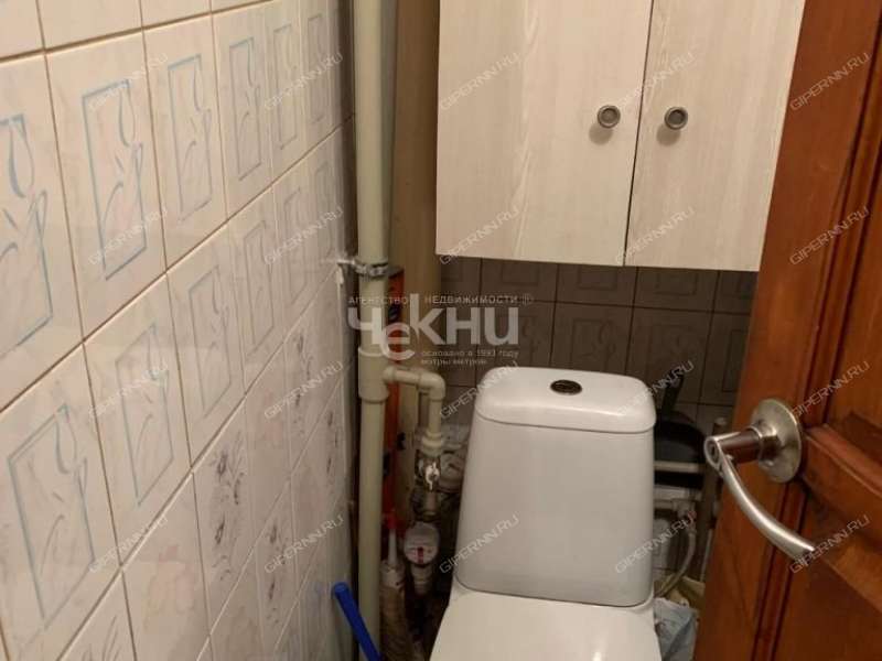 трёхкомнатная квартира на улице Красных Зорь дом 23