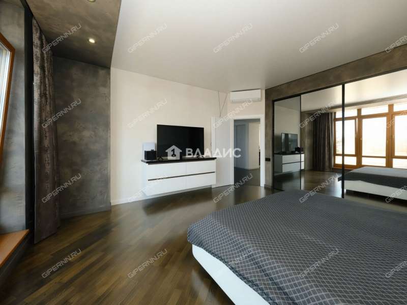 трёхкомнатная квартира на улице Минина дом 29