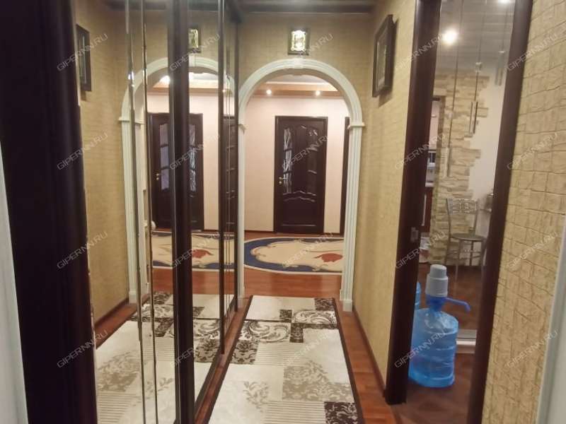 четырёхкомнатная квартира на улице Бурденко дом 19