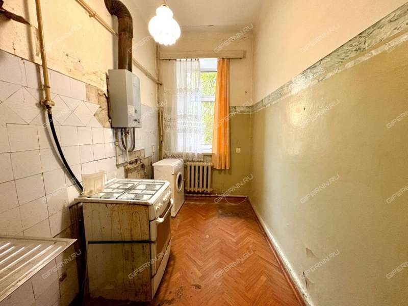 трёхкомнатная квартира на улице Баженова дом 7