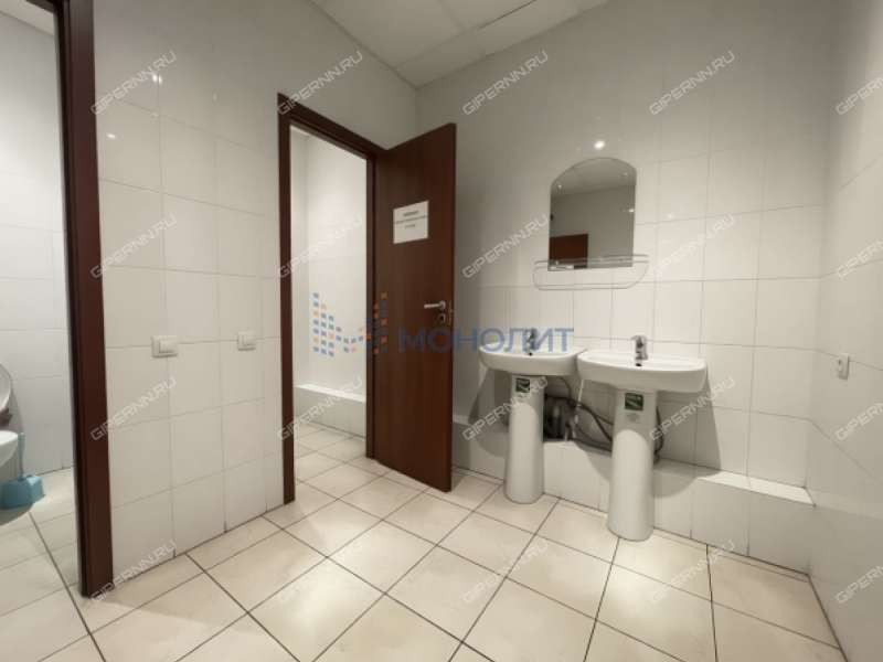 помещение под офис, торговую площадь на Деловой улице