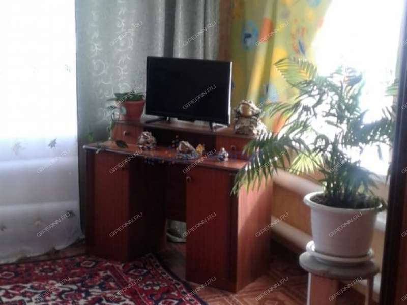 дом на Центральной улице село Новосёлки
