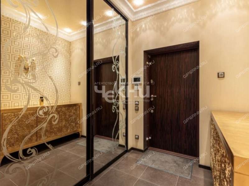 четырёхкомнатная квартира на улице Ульянова дом 7