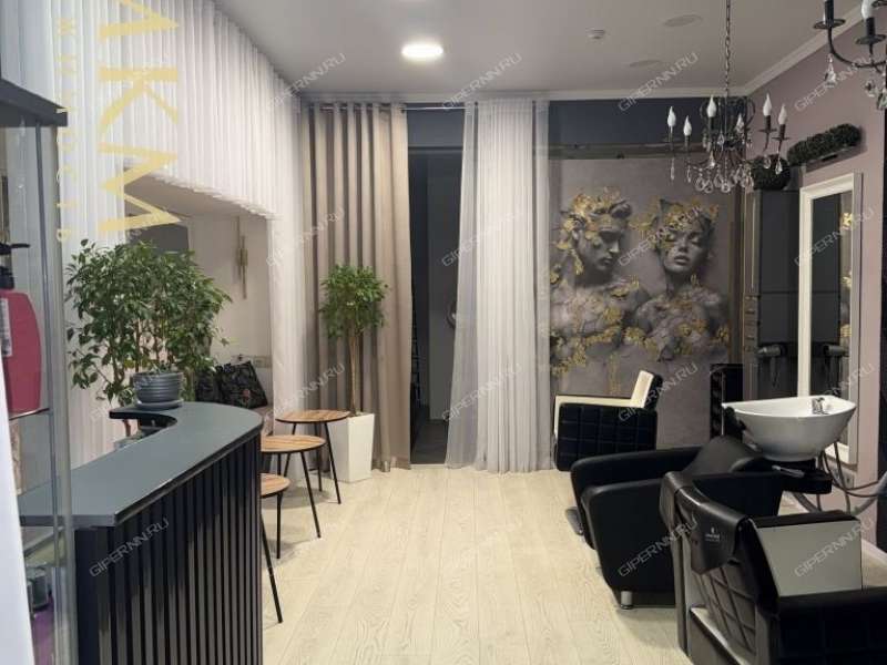 помещение под коммерческую недвижимость на улице Нестерова