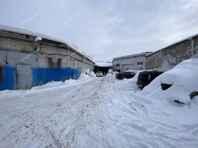 здание под офис, торговую площадь на улице Юлиуса Фучика