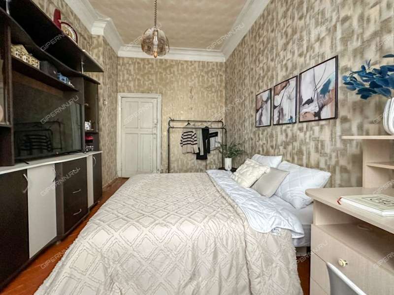 трёхкомнатная квартира на проспекте Октября дом 16