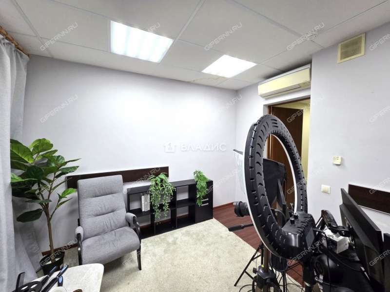 помещение под офис на улице Братьев Игнатовых