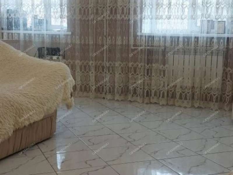 трёхкомнатная квартира на проспекте Кирова дом 33а